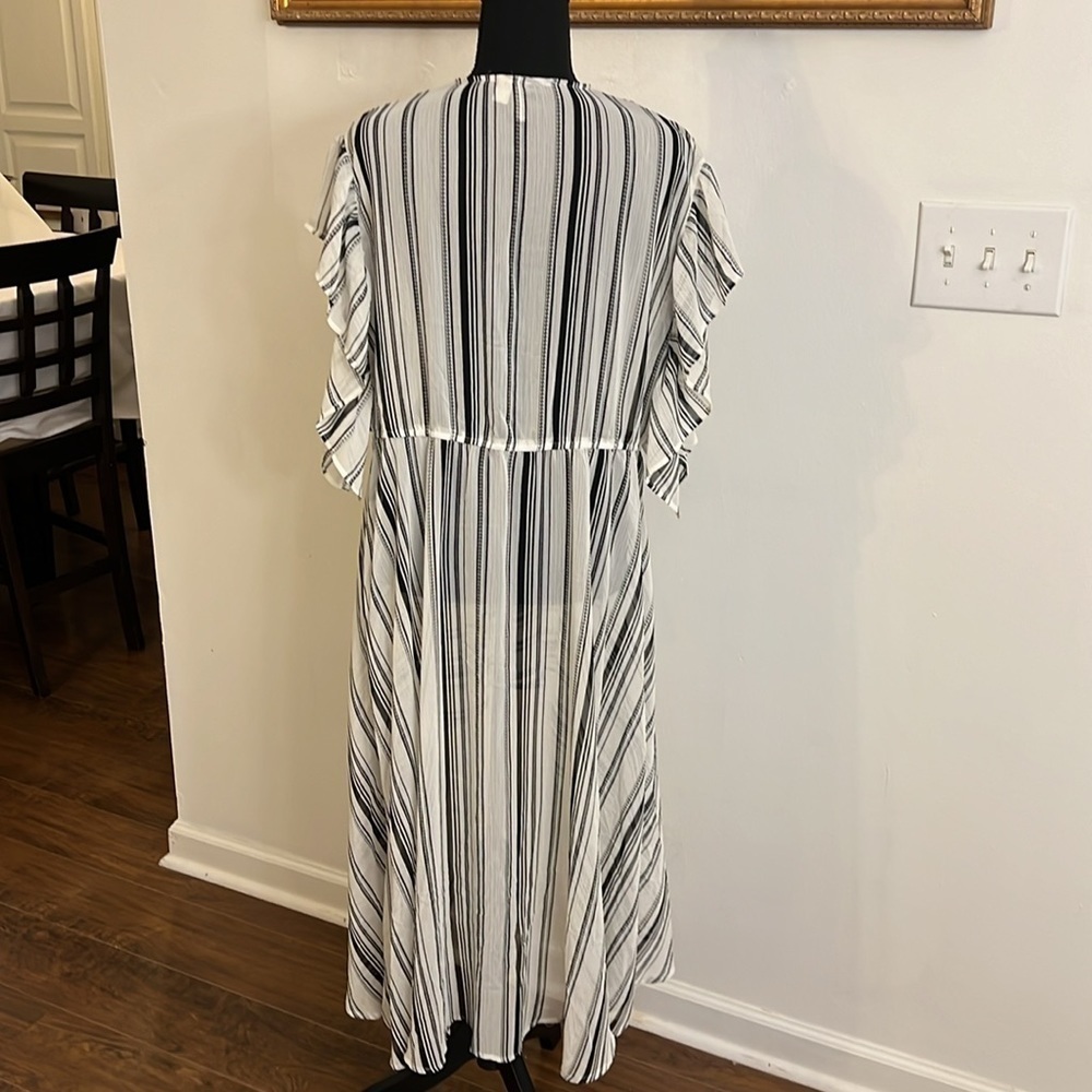Cato Plus Size Lightweight Sheer Duster, Sz. 14/16W. - Picture 5 of 10